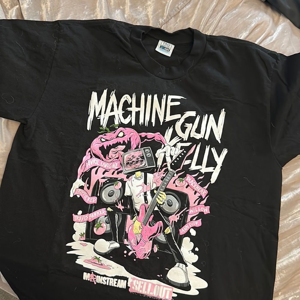Machine gun Kelly mainstream sell out T-shirt
